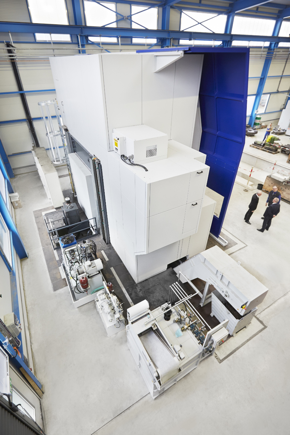 Retrofitting is zinvol bij grote machines zoals bij deze Dörries verticale draaimachine CTE 320 uit 1983 het geval is geweest. Na de retrofit door de machinebouwer zelf ziet de machine er als nieuw uit en werd onder andere de hydrauliek volledig vernieuwd (foto Dörries Scharmann)
