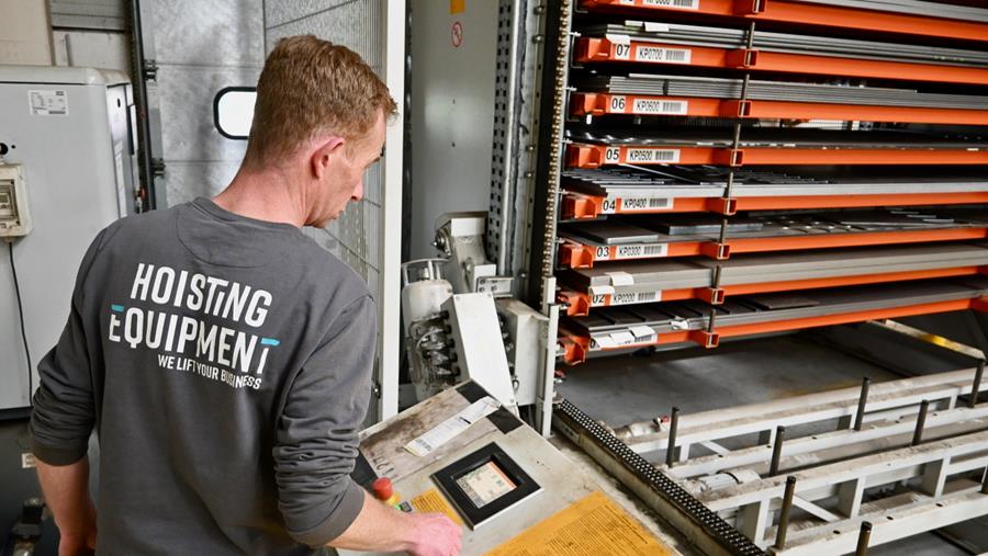 Hoisting Equipment opte pour les magasins de stockage automatiques de Kasto
