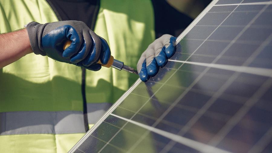 Fluvius renforce son plan d'action pour pallier les pannes d'onduleurs