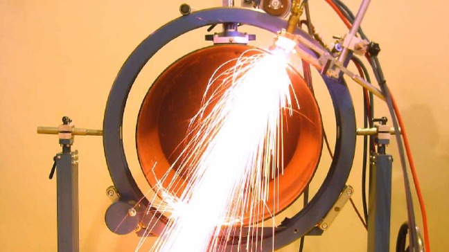 Des machines de découpe à la flamme pour l'usinage des tubes et des tôles