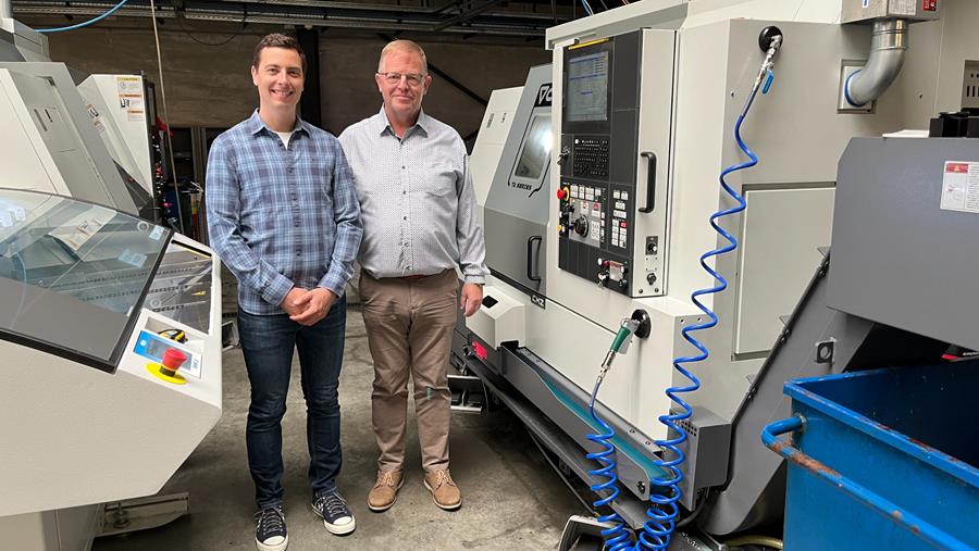 Glenco kan draaien en frezen op één machine door overnamespindel