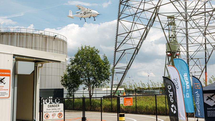 Petrochemische analysestalen per drone naar labo