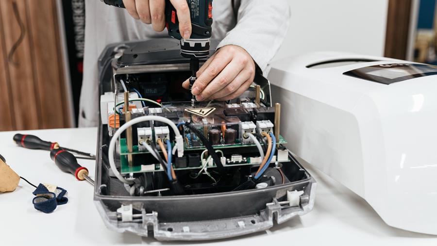 Rexel België en TVH lanceren duurzame reparatieservice voor omvormers en laadstations