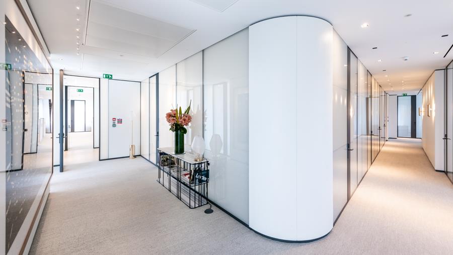 Une conception circulaire avec des systèmes de porte et de paroi modulaires